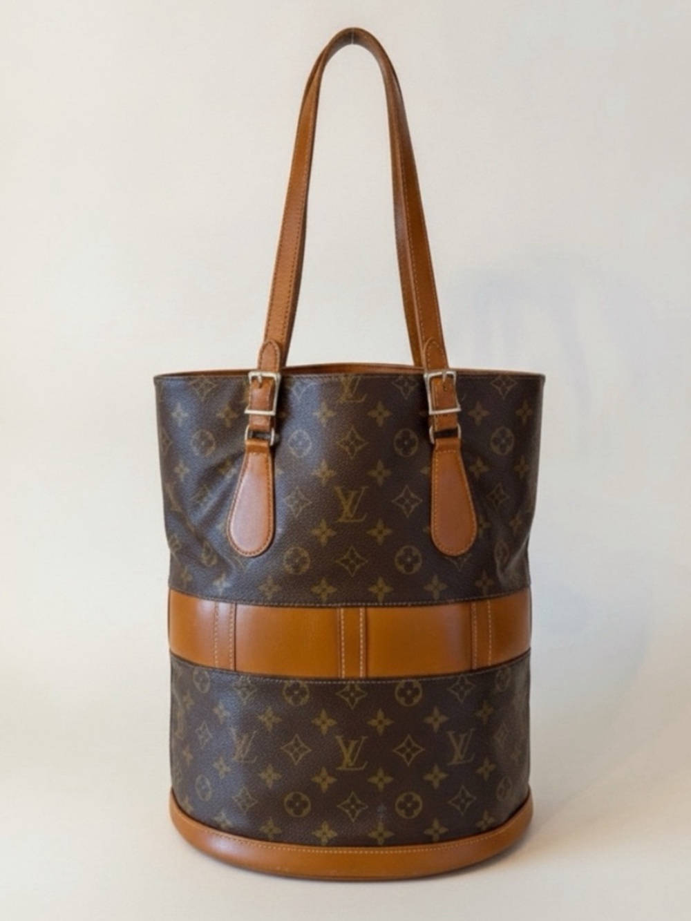 Vintage Louis Vuitton
Monogram Bucket GM Tote Matching Pouch HIGHLY SOUGHT AFTER - Picture 3 of 17